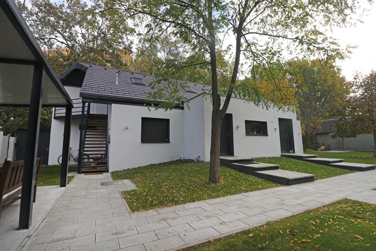 Meszes Apartman Kalocsa Bagian luar foto