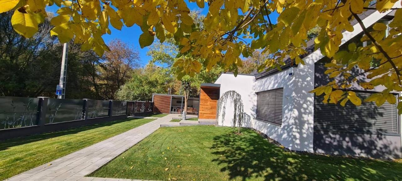 Meszes Apartman Kalocsa Bagian luar foto